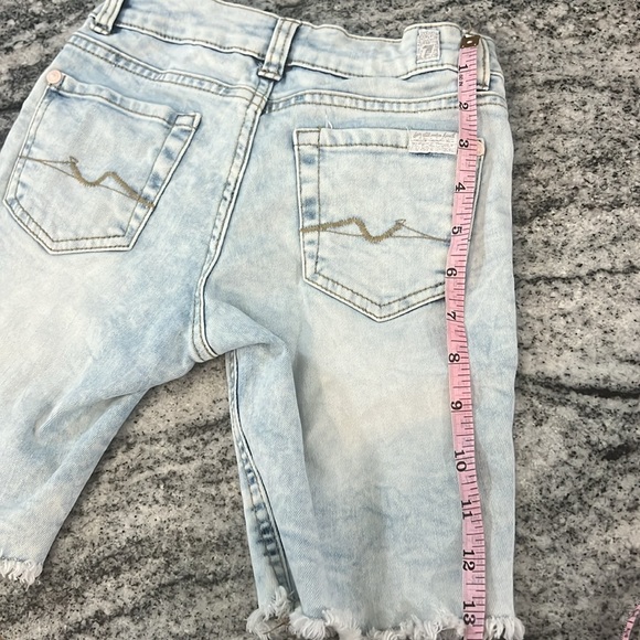 GIRLS 7 For All Mankind Jean shorts like new Sz 8 - Picture 3 of 6